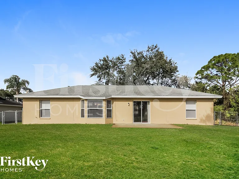 1674 Waltz St SE — Photo 15