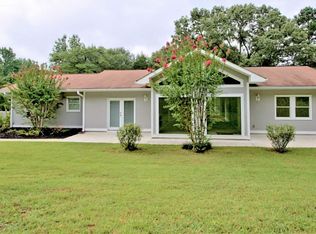 108 Cliff Payton Cir, Newnan, GA 30263