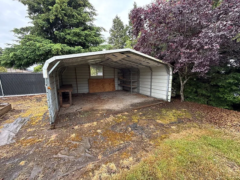 460 SE Conifer Pl — Photo 43