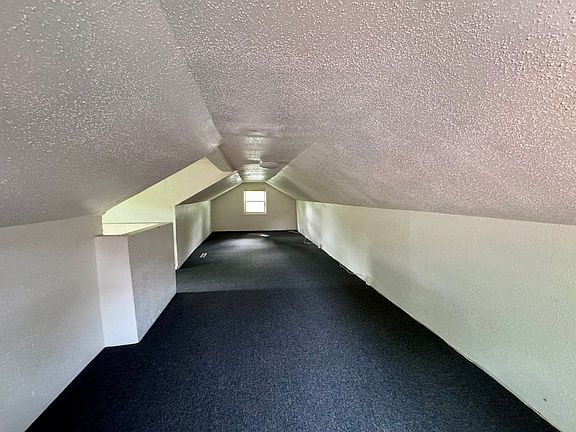 5th image of 4533 Stivers St