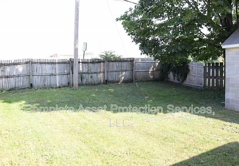 307 Washington St — Photo 2