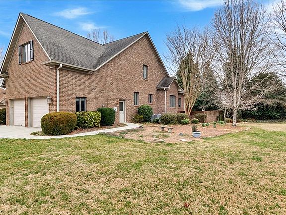 3rd image of 157 Cedar Ln