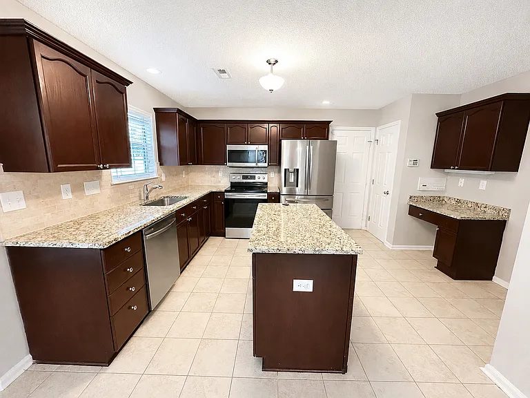 1411 Deer Spring Ct — Photo 7