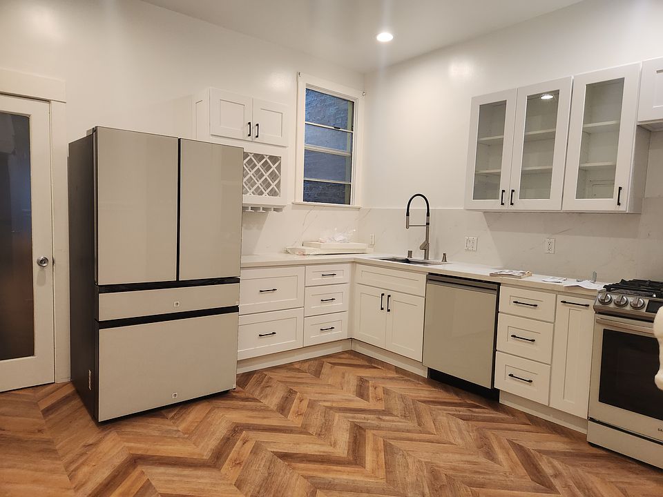 1st image of 163 Capp St #163