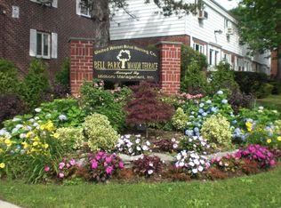 224-21 Manor Rd #D, Queens Village, NY 11427