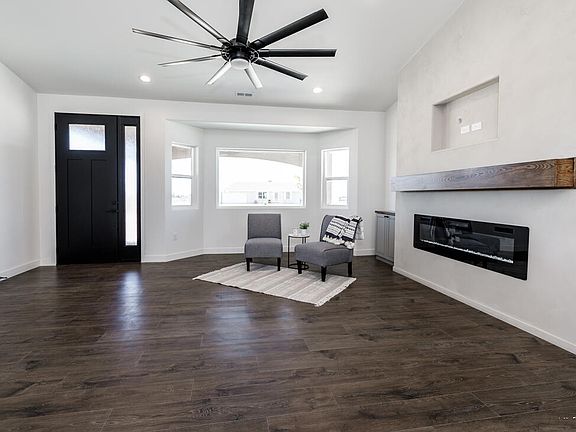 4th image of 307 N Lyons Dr