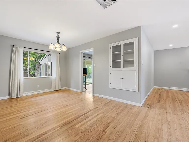 532 S Union Blvd — Photo 3