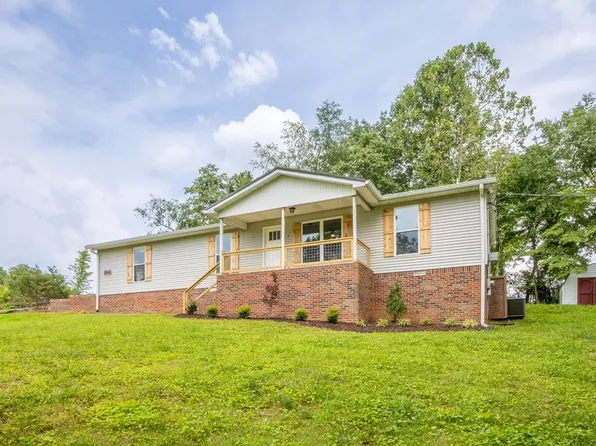 1045 McGregor Ln, Cookeville, TN 38501