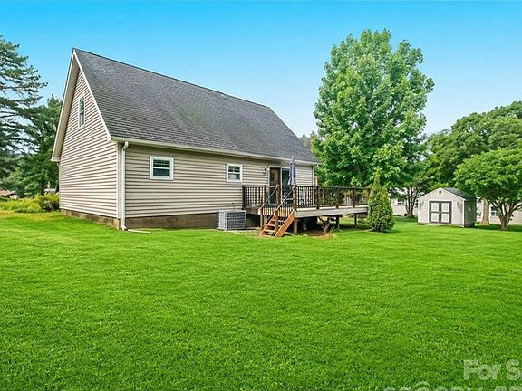 5th image of 7553 Katherine Dr