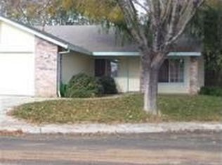 611 Chesterfield Ct, Patterson, CA 95363