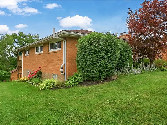 3rd image of 2394 Lynnrose Dr