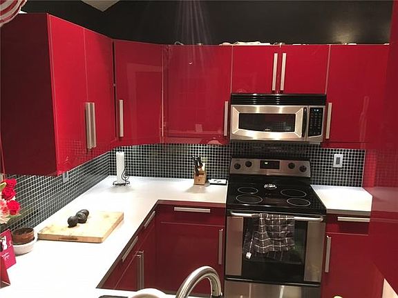 3rd image of 927 Ramblewood Dr