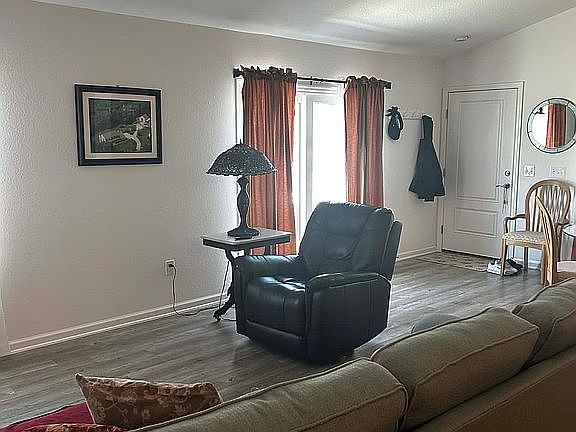 3rd image of 1635 Echols Ct