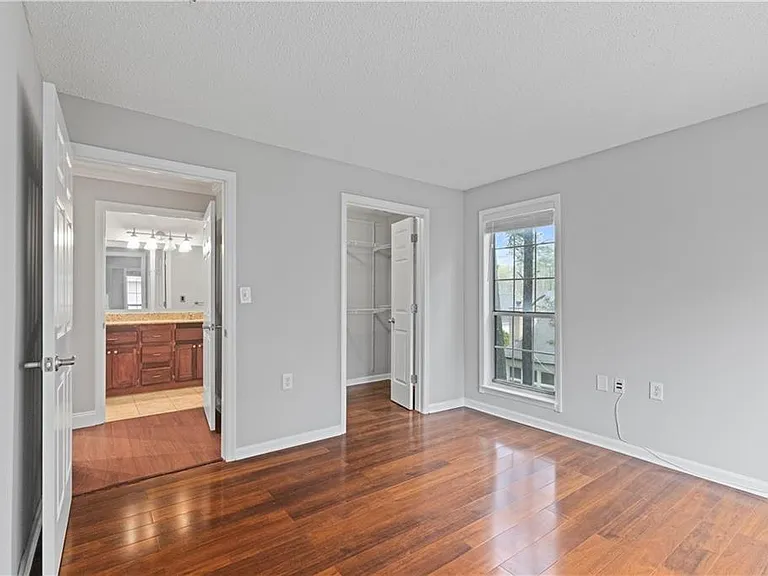 640 Granville Ct — Photo 23