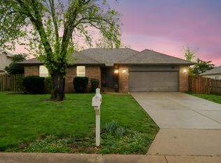 302 W Warren Ave, Ozark, MO 65721