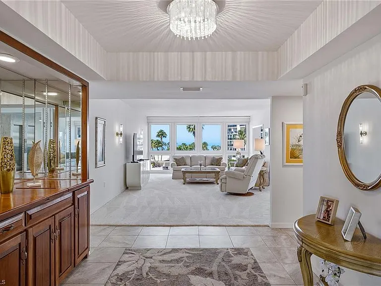 4031 Gulf Shore Blvd N #3B — Photo 2