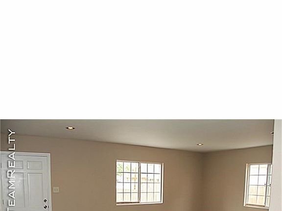 5th image of 1140 Highland St