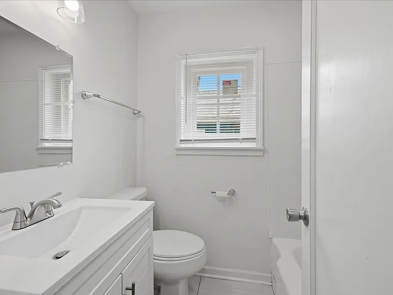 1509 - 1511 N Chester Avenue — Photo 17