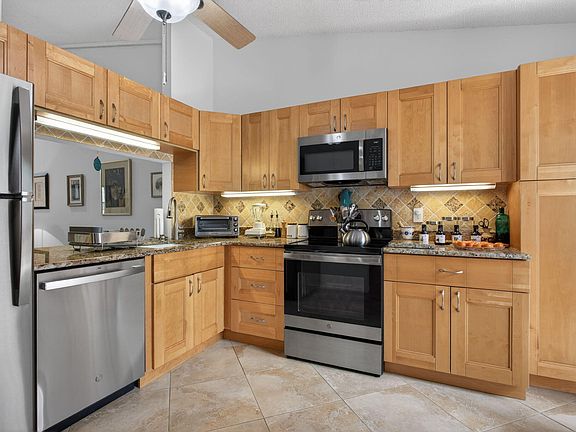 4th image of 3302 Carambola Circle S #3302