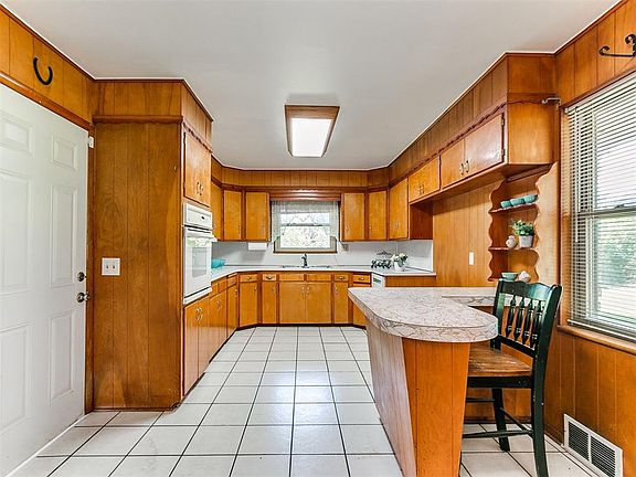 4th image of 700 Hisel Rd