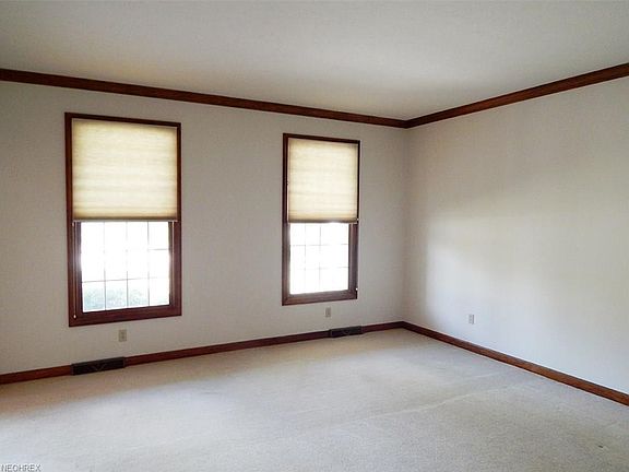4th image of 6687 Oakleaf Dr