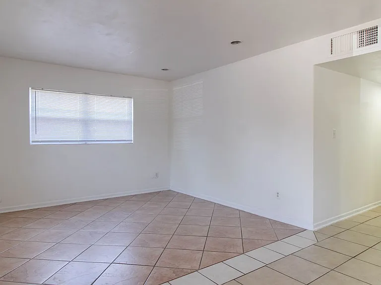 119 Krueger St — Photo 11