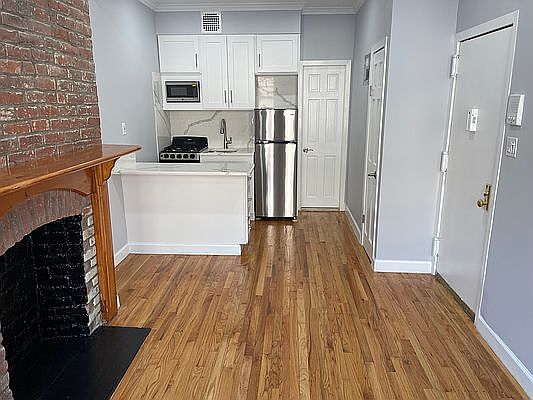 2nd image of 248 W 20th St APT 1F