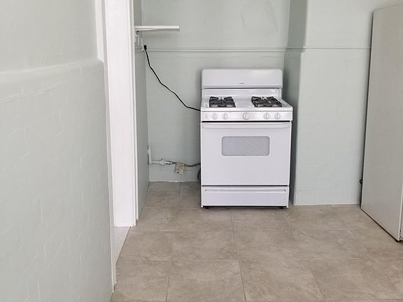 2nd image of 25 Essex St