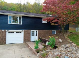 2686 Crestview Dr NW, Dover, OH 44622