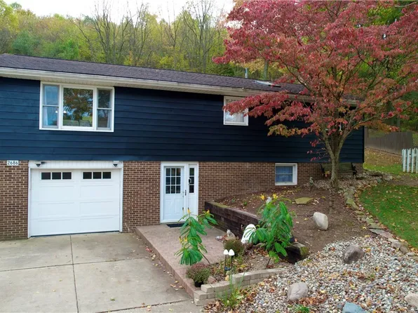 2686 Crestview Dr NW, Dover, OH 44622