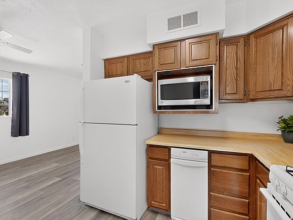 4th image of 8715 Menaul Blvd NE