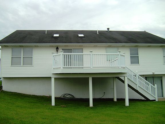 Rear deck & patio
