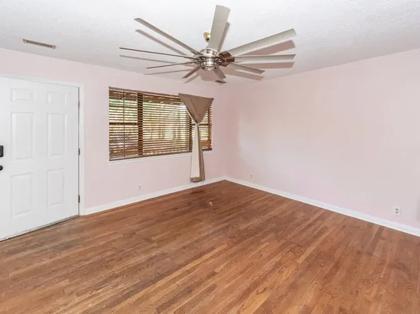 108 Hoppy Ln, Cross, SC 29436