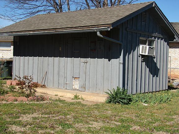 Storage/work shop