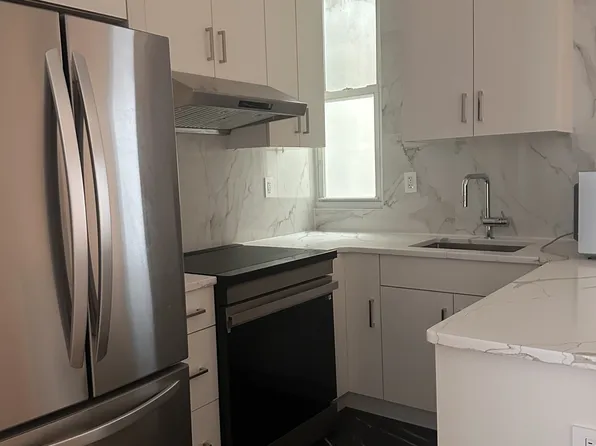 180 Underhill Ave #3, Brooklyn, NY 11238