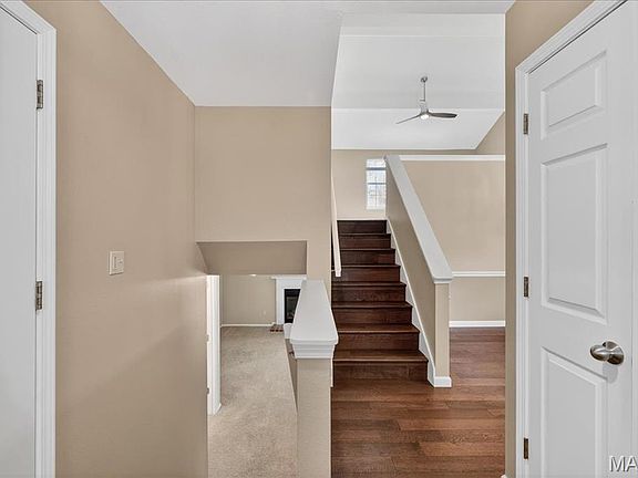 4th image of 1045 Woodlake Village Dr