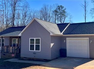 2531 Henley Ln, Walkertown, NC 27051