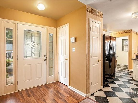 3rd image of 125 Hampton Park Drive