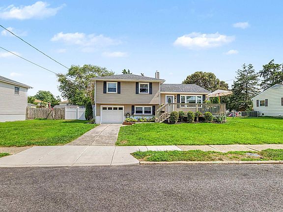 3rd image of 141 Bala Dr