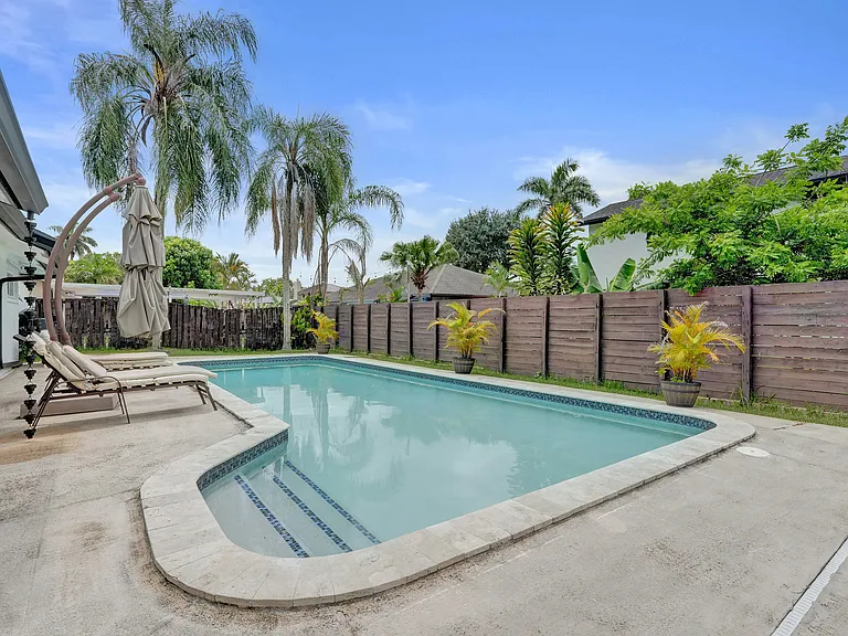 620 SW 100th Ave — Photo 61
