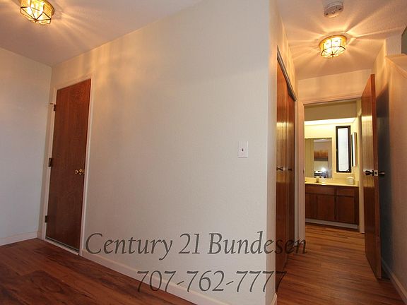 3rd image of 904 Marylyn Cir