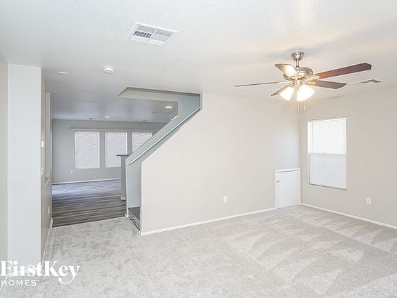 2nd image of 8037 Dutch Villas St