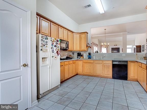 5th image of 9815 Stonewood Ct