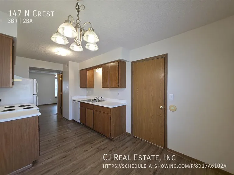 147 N Crest Dr — Photo 3