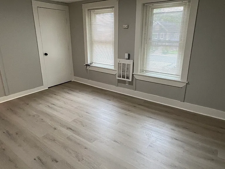 109 Emerson St #1 — Photo 2