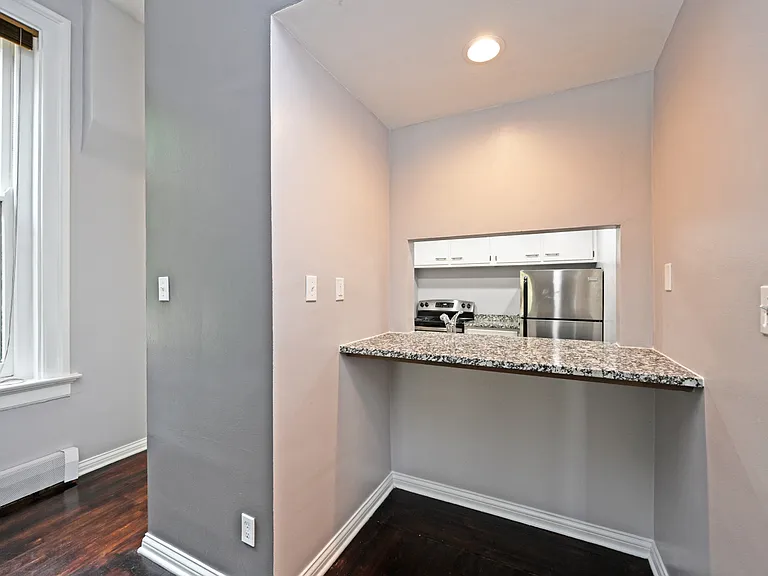 945 Parkside Pl #2 — Photo 12