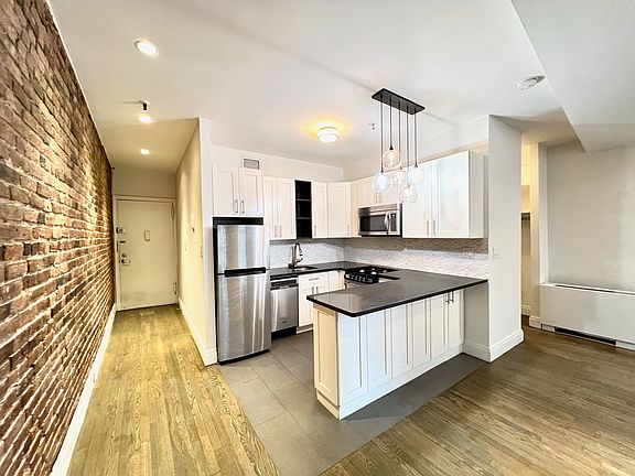 3rd image of 66 Pearl St #202E