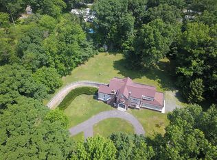 32A School House Rd, Oak Ridge, NJ 07438