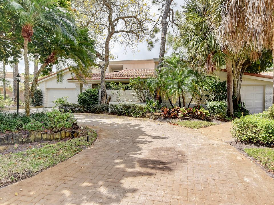 1st image of 664 Lakewoode Cir W