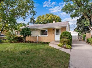 8510 W Arden Pl, Milwaukee, WI 53225